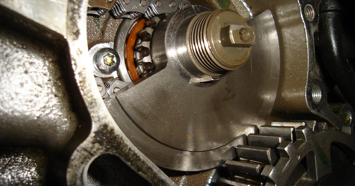 More Progress on the cam chain replacement
